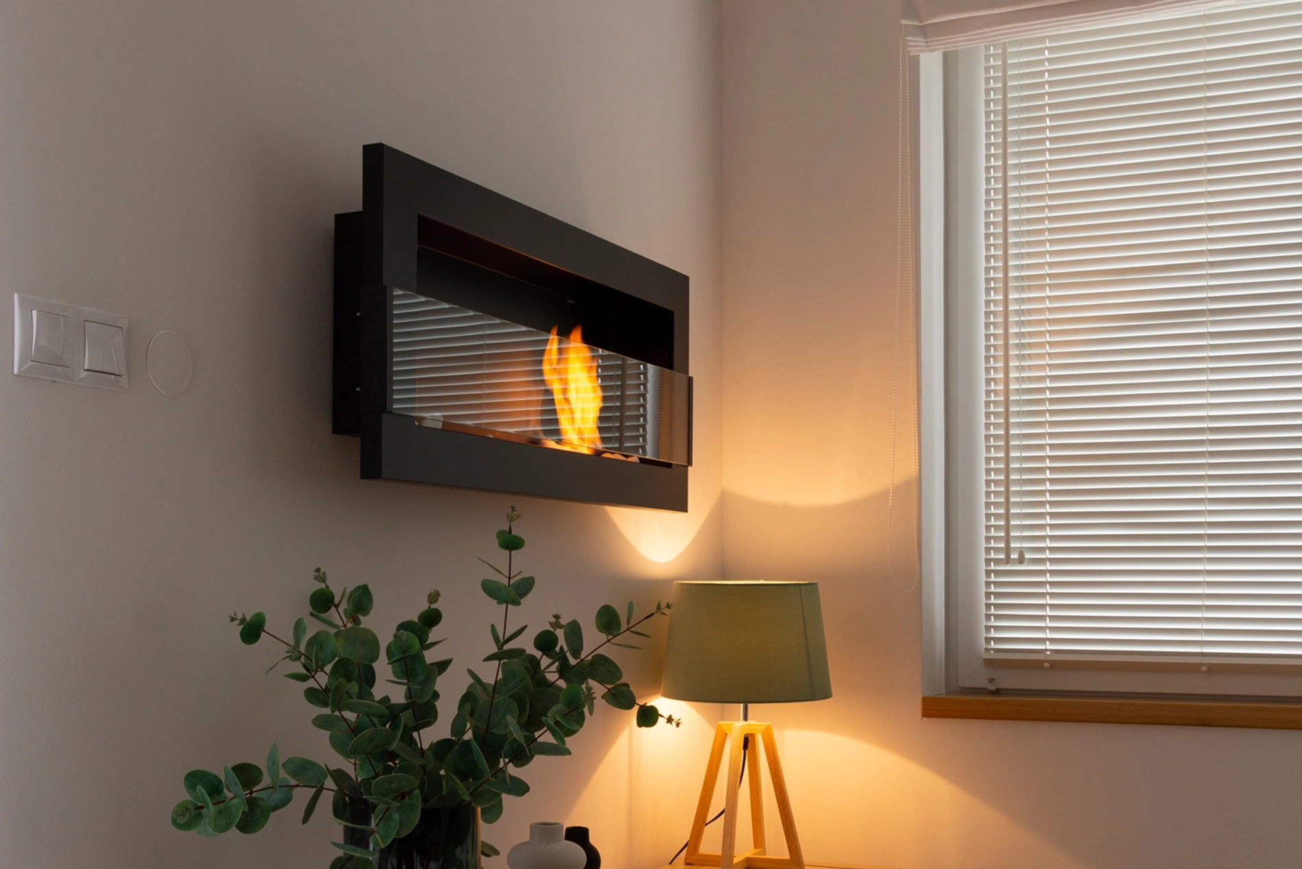 2819 Bio-Kamin 900x400 mit Glas Schwarz Strukturiert