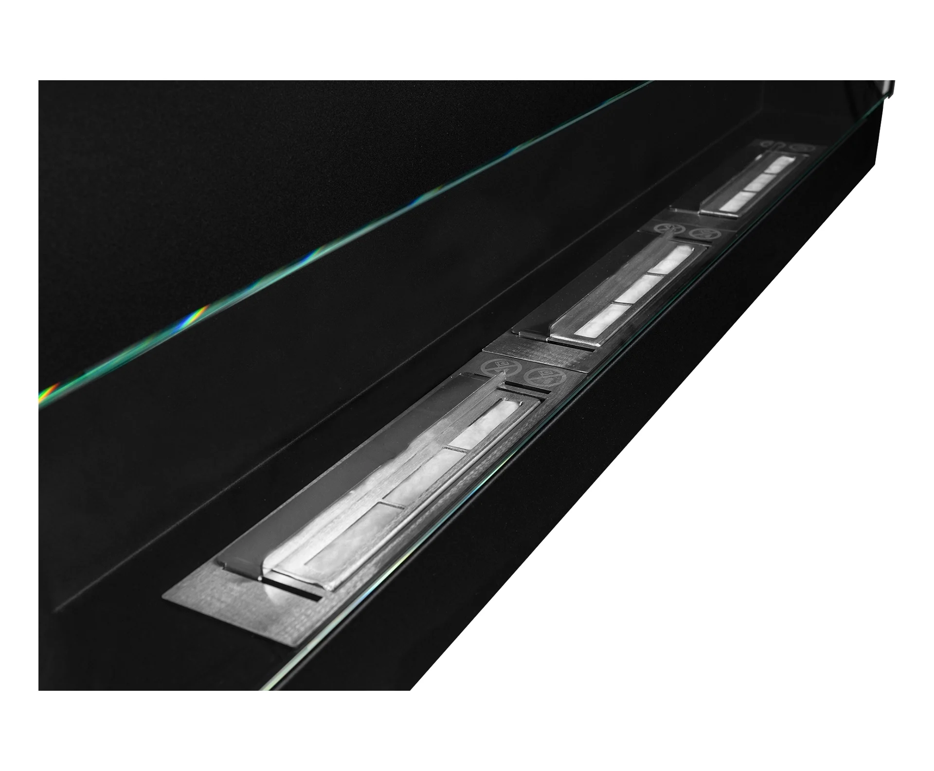 2839 BIOKAMIN 1200X400 schwarz strukturiert mit Glas