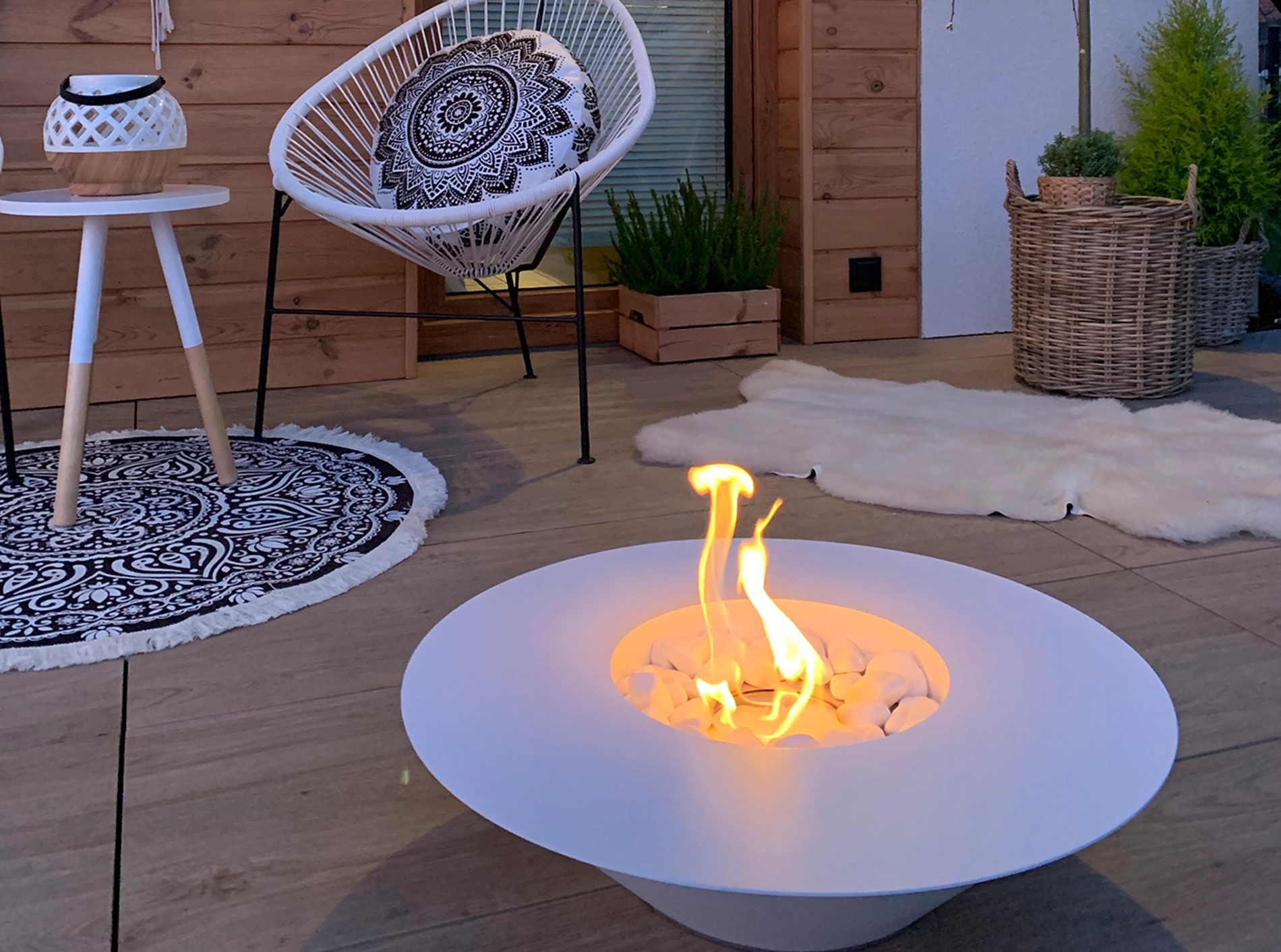 3403 Freistehender Bio-Kamin Universe mattweiß