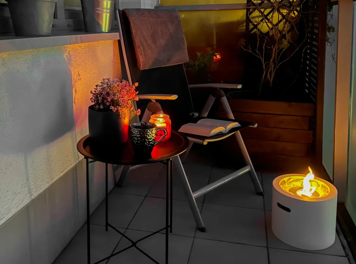 4191 Freistehender Bio-Kamin Moon Mini weiß matt