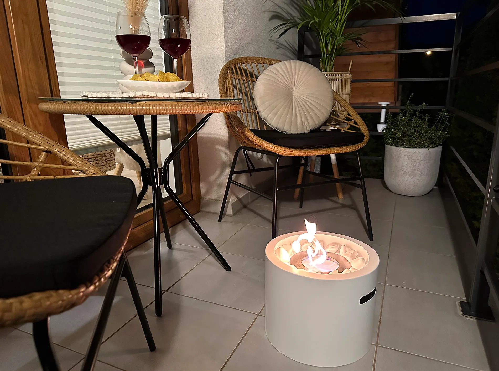 4206 Freistehender Bio-Kamin Moon Mini weiß matt
