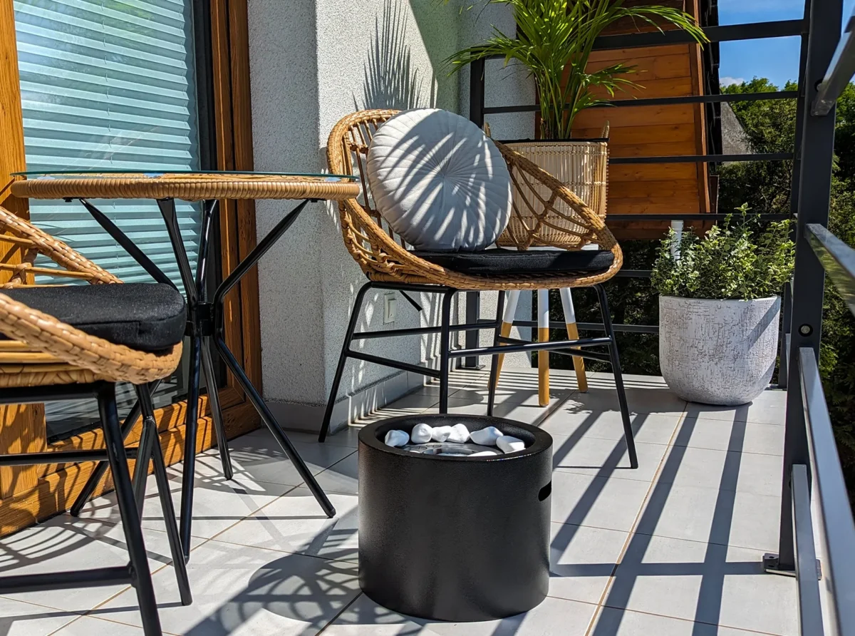 4220 Freistehender Bio-Kamin Moon Mini schwarz matt