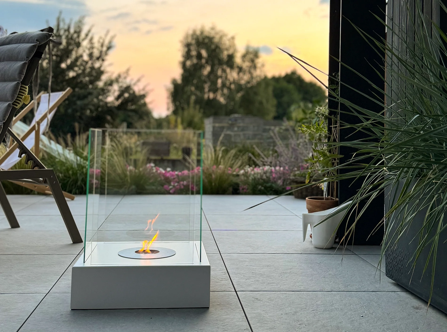 4423 Biokamin freistehend Sunset Garden Weiß