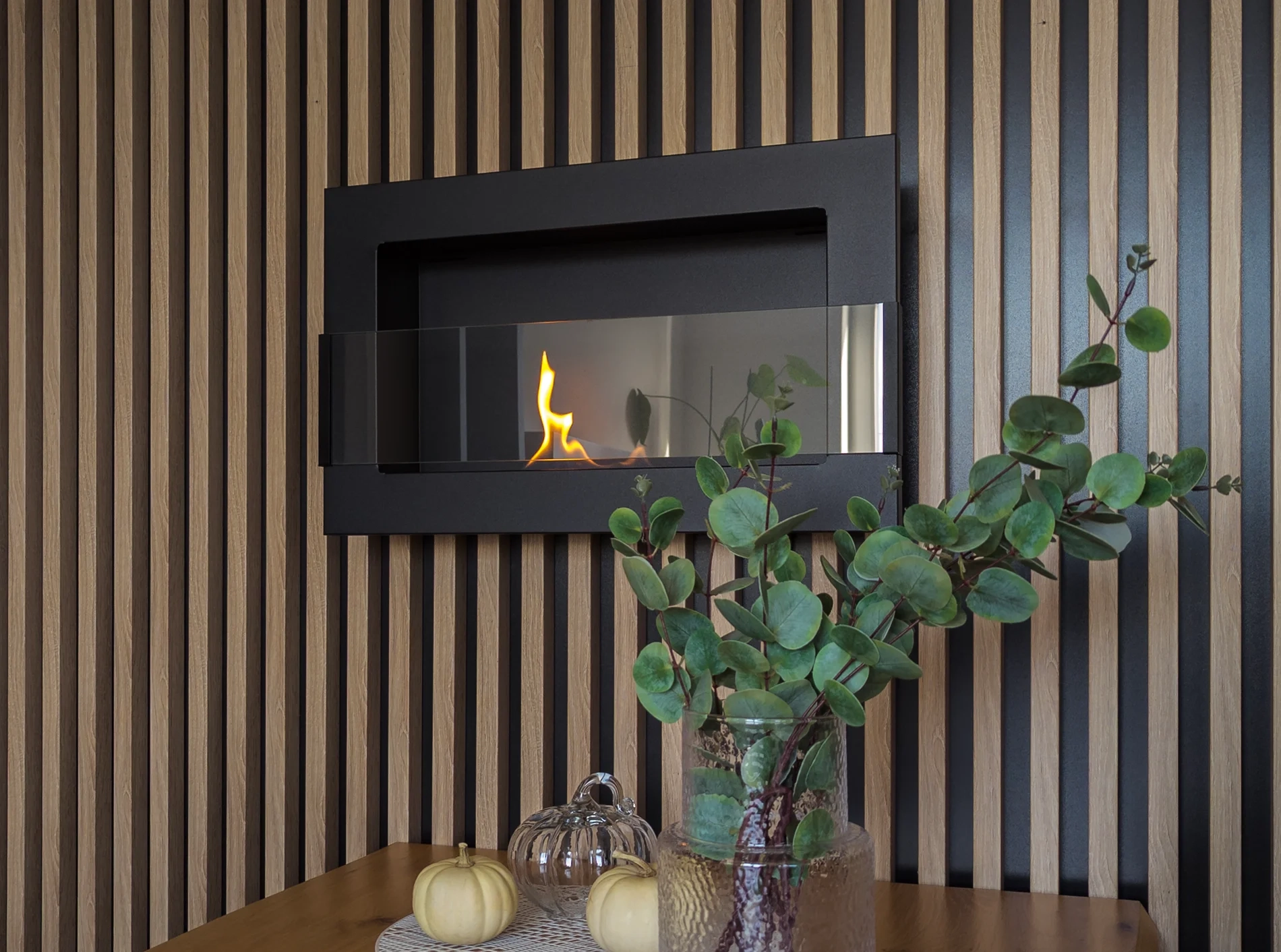 4458 Bio-Kamin 650x400 mit Glas Schwarz Struktural.