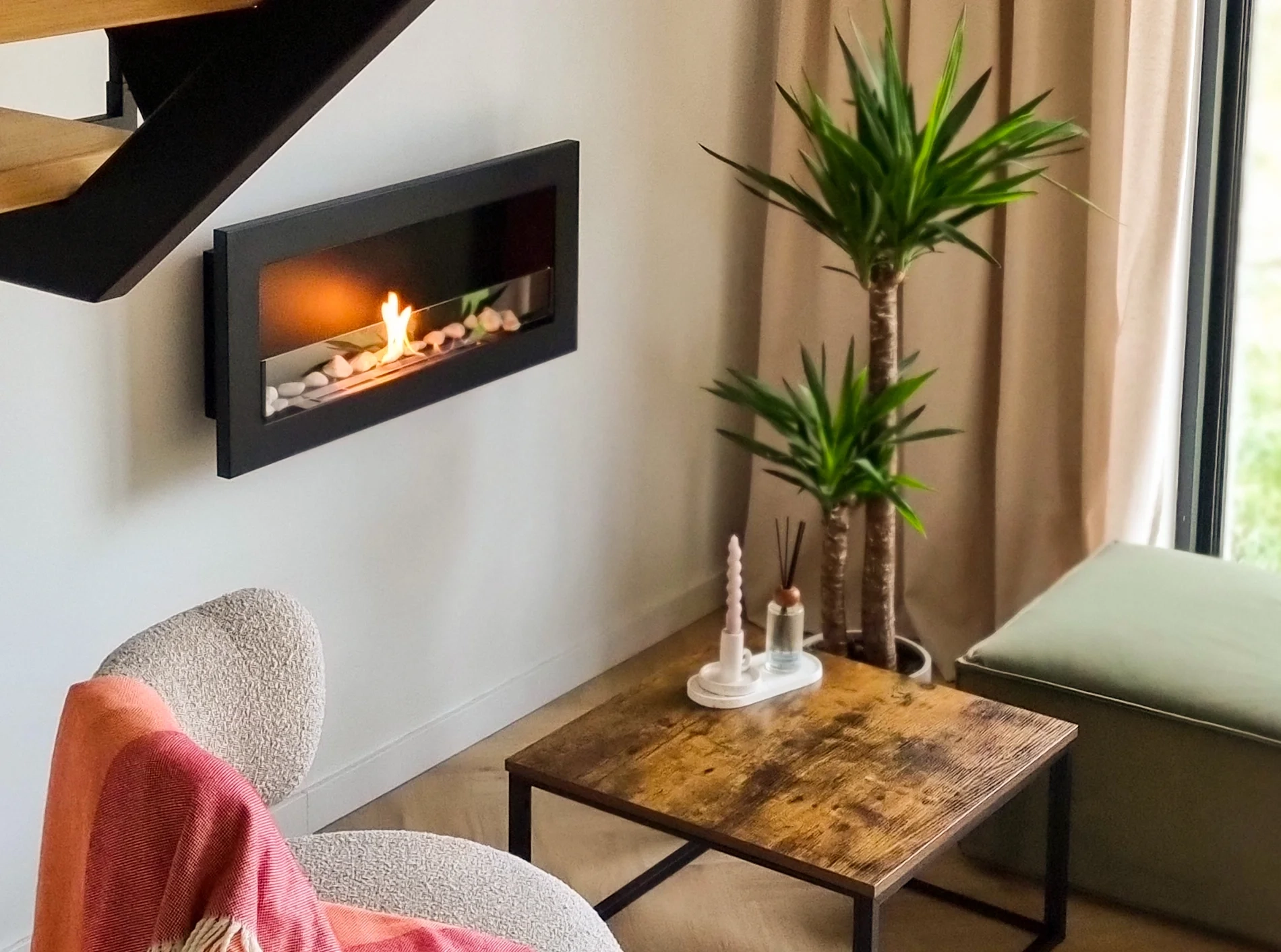 4653 Bio-Kamin 900x400 SLIM Schwarz strukturiert mit Glas