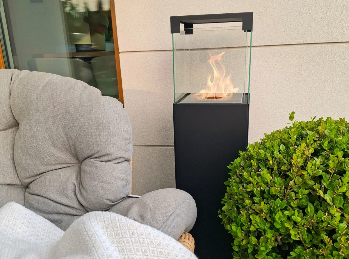 Freistehender Bio-Kamin PATIO - BESTIA schwarz matt