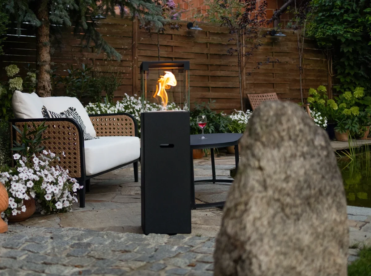 Freistehender Bio-Kamin PATIO - BESTIA schwarz matt