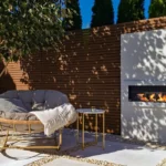 5373 Bioethanol-Wandkamin 900 × 400 – Weiss Hochglanz mit Glasscheibe