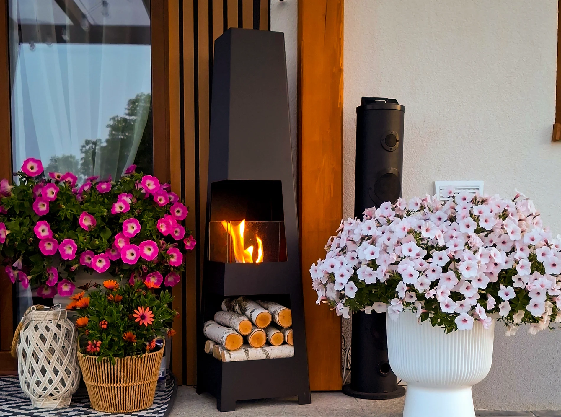 5527 Freistehender Bio-Kamin Pyramid Garden schwarz matt